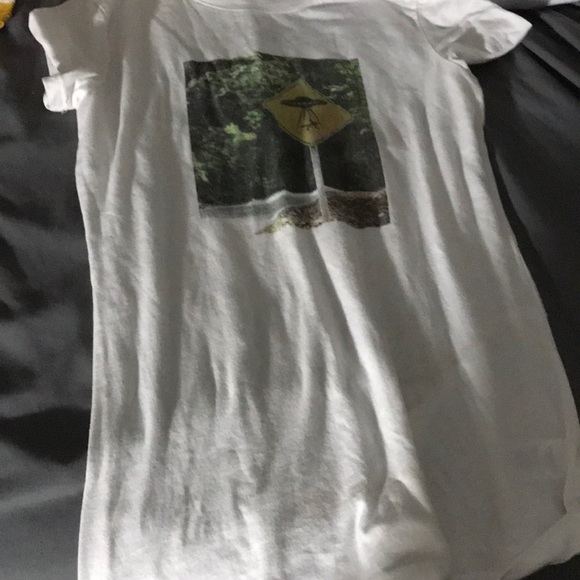 Aeropostale alien T-shirt - Picture 3 of 3
